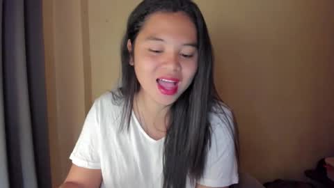 0wwlo0k online show from February 22, 7:00 am