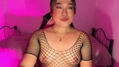 1lovelymess online show from February 9, 7:26 am