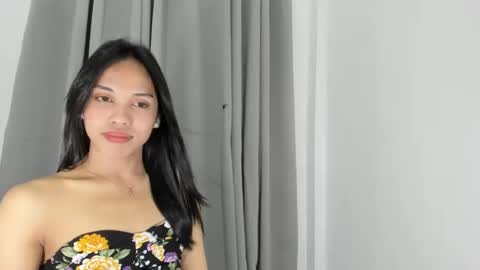 yanie online show from February 26, 7:05 pm