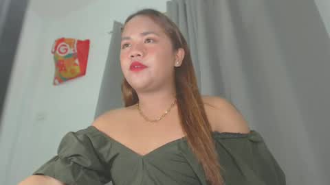 Snapshot of _lovelyyan69_ chatting on March 6, 6:55 pm _lovelyyan69_ online show from March 6, 6:55 pm