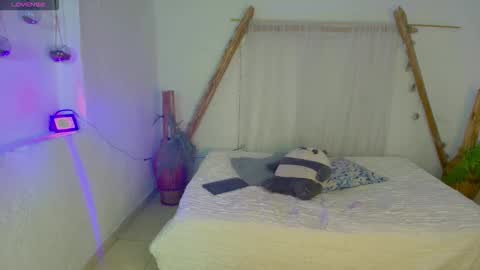 Mariana Fox online show from March 16, 3:10 am