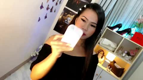 _mysticdoll_ online show from April 19, 1:06 am