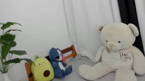 Nicole online show from March 27, 9:32 am