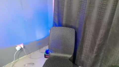 Eilachloe online show from February 1, 3:19 am