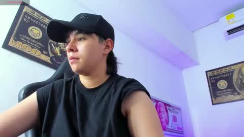 Snapshot of abbysmiitth_ chatting on March 9, 12:20 pm Abby Smith online show from March 9, 12:20 pm