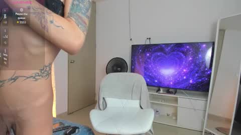 ..   .. independent model online show from March 27, 2:25 am