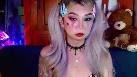 jasmine online show from January 4, 2:04 pm