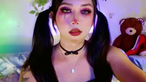 jasmine online show from October 31, 9:01 pm