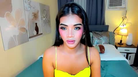 Snapshot of akira_heleana_nastyxx chatting on October 17, 9:18 pm AYESHA CUTE NOT INTO CHEAP online show from October 17, 9:18 pm