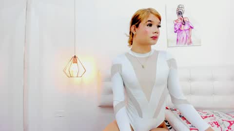 alanna_miaw online show from April 15, 3:50 pm