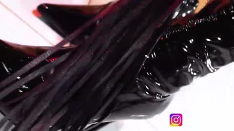 Ale online show from November 18, 1:22 pm