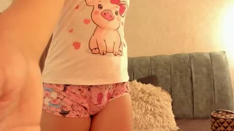 Aleera online show from February 2, 8:30 pm