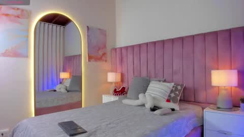 Alejandra Arango online show from November 24, 10:55 pm