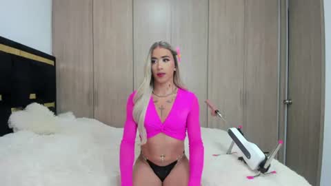 alexamcqueen online show from July 3, 8:14 pm