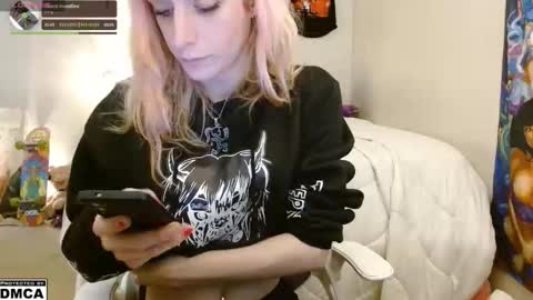 Alice Hatchette online show from November 18, 8:20 pm