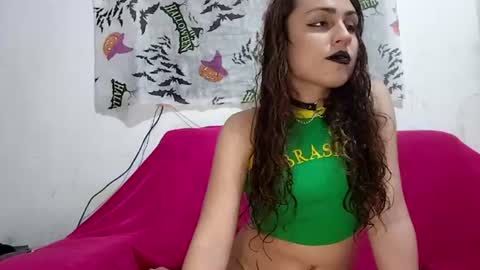 alicia_axiom online show from June 20, 1:41 am