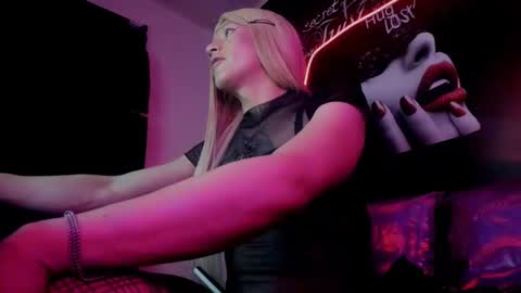 alishaa_nixx online show from September 28, 2:21 am