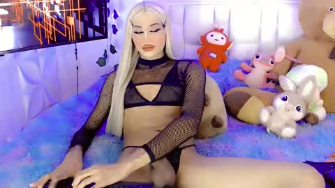 amal_baddel_ online show from March 8, 1:29 am