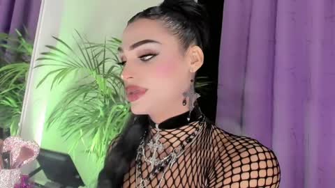 amal_baddel_ online show from June 3, 4:25 am