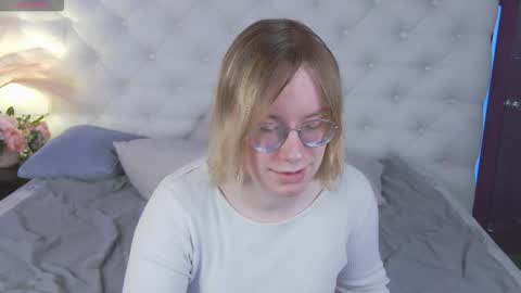 Hi im Amanda online show from November 28, 11:22 am