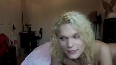 AnnaMarrie online show from November 9, 4:41 pm