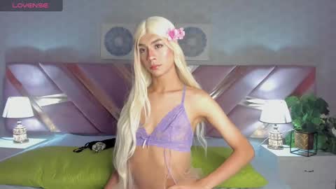 Snapshot of ari_sunshine chatting on January 20, 12:57 am Ari online show from January 20, 12:57 am