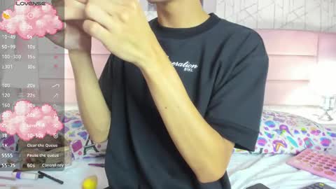 Snapshot of ari_sunshine chatting on February 7, 9:37 pm Ari online show from February 7, 9:37 pm