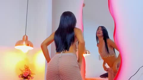 aria_millers1 online show from April 2, 1:42 pm