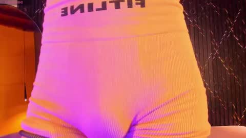 Aria Millers  online show from September 20, 12:00 pm