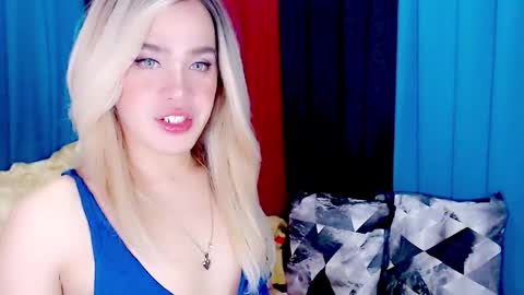 ARIANNE CUMS  online show from March 4, 11:53 pm