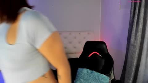 Aron cruz  online show from October 22, 1:46 pm