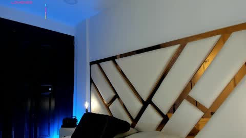 Aron cruz  online show from April 4, 12:58 pm