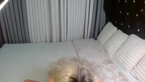 arriane_pleasure online show from February 26, 10:59 pm