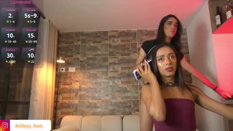 Ashley Fox online show from November 22, 1:40 am