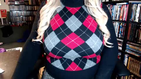 Aspen Vale online show from November 10, 10:22 pm