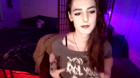 Snapshot of athenalavender chatting on December 31, 3:23 am athenalavender online show from December 31, 3:23 am
