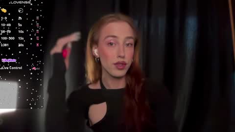 avril_pearly_ online show from March 28, 10:39 am