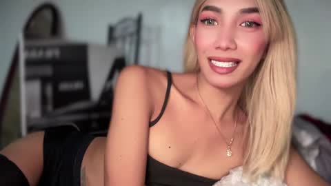 azalea_cum69 online show from May 20, 3:12 am