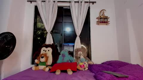 babyhorny_777 online show from February 23, 3:31 am