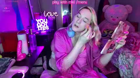 Bambi Sparkles TS online show from March 31, 3:08 am