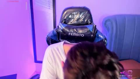          I work from home this is my room 3 online show from March 26, 7:45 am