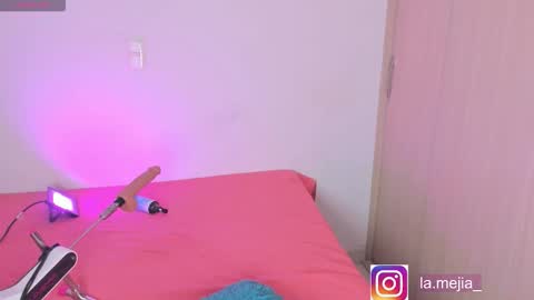 B E L L A online show from October 31, 11:57 pm