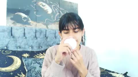 Snapshot of bella_poisonous chatting on October 4, 1:50 am Bella online show from October 4, 1:50 am