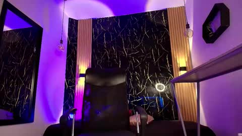     online show from February 7, 10:16 pm