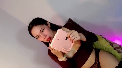 Bella rowt online show from November 6, 5:07 am