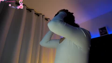 bellaroge online show from April 27, 5:28 am