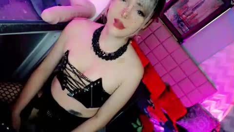 MISTRESS DOMME online show from April 12, 9:01 am