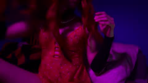 BiCDboiiii online show from February 13, 9:30 am