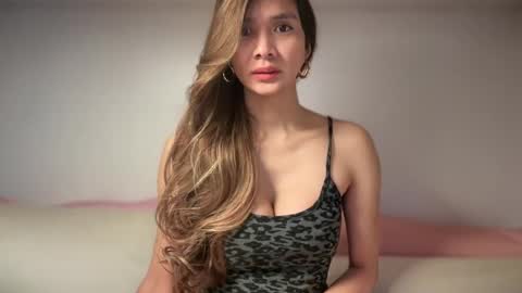Yna     online show from February 23, 1:31 pm