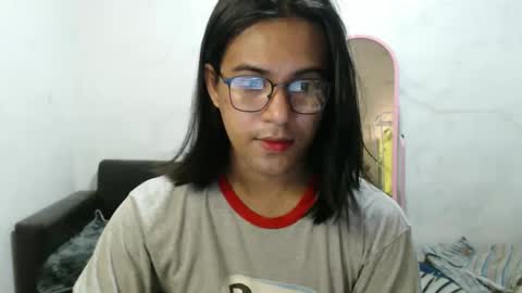 Snapshot of blackpinayts chatting on December 5, 7:10 am Ellez online show from December 5, 7:10 am